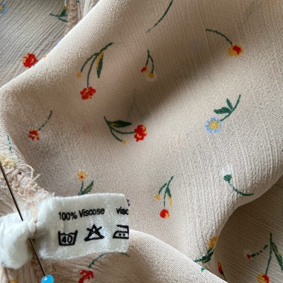 Maxi dress.  Open back. With bolero. Flower printed. Size 8 US. 100% viscoses - Picture 7 of 7